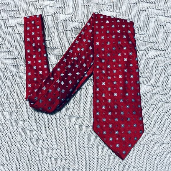 Brooks Brothers red patterned golden fleece luxury silk tie
